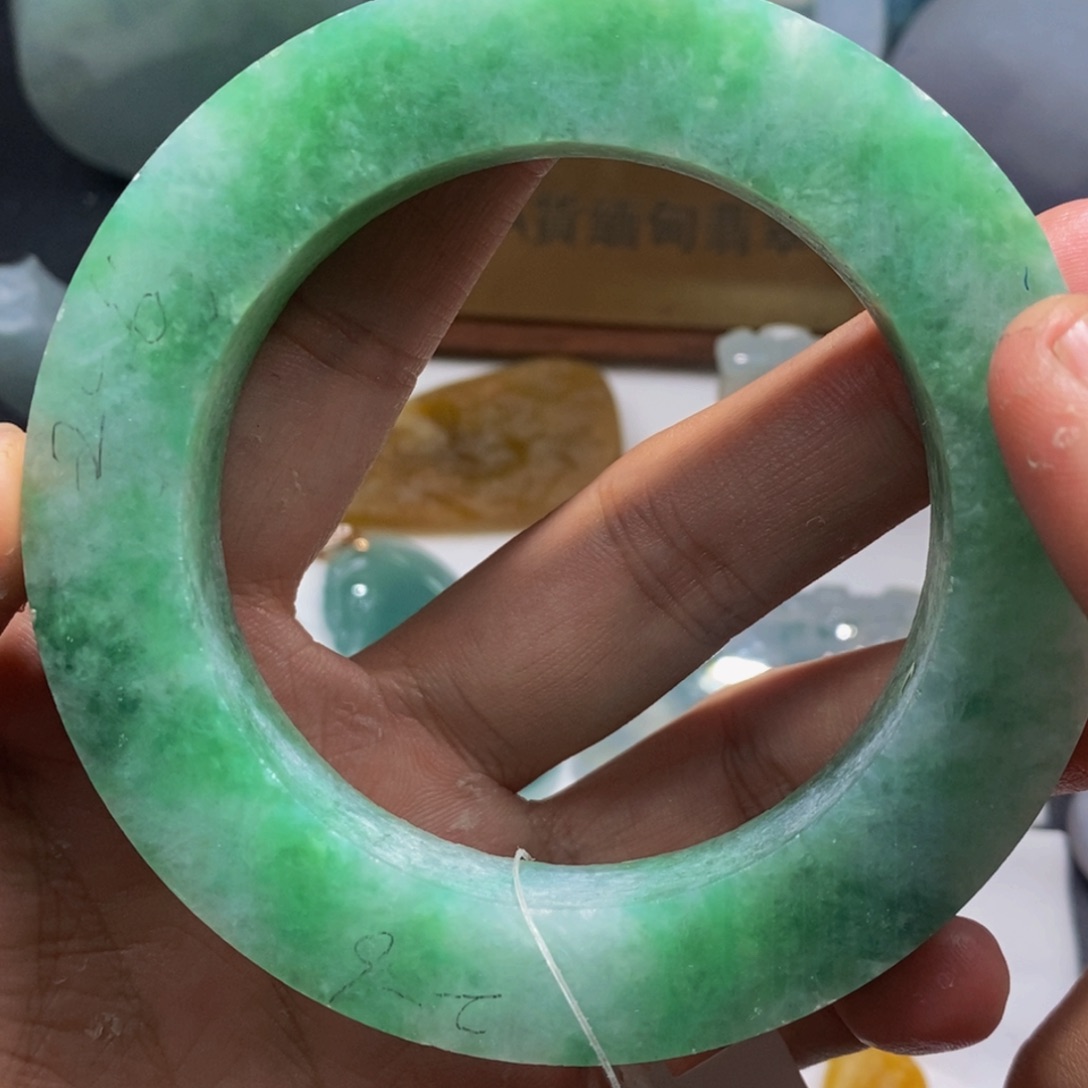 未镶嵌定制翡翠菩***树料子