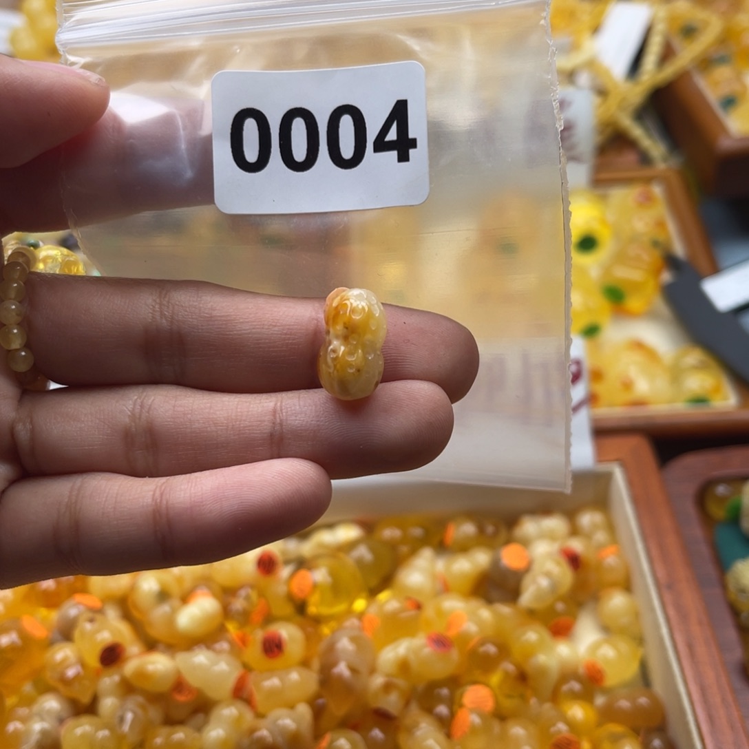 琥珀裸石未镶嵌蜜蜡