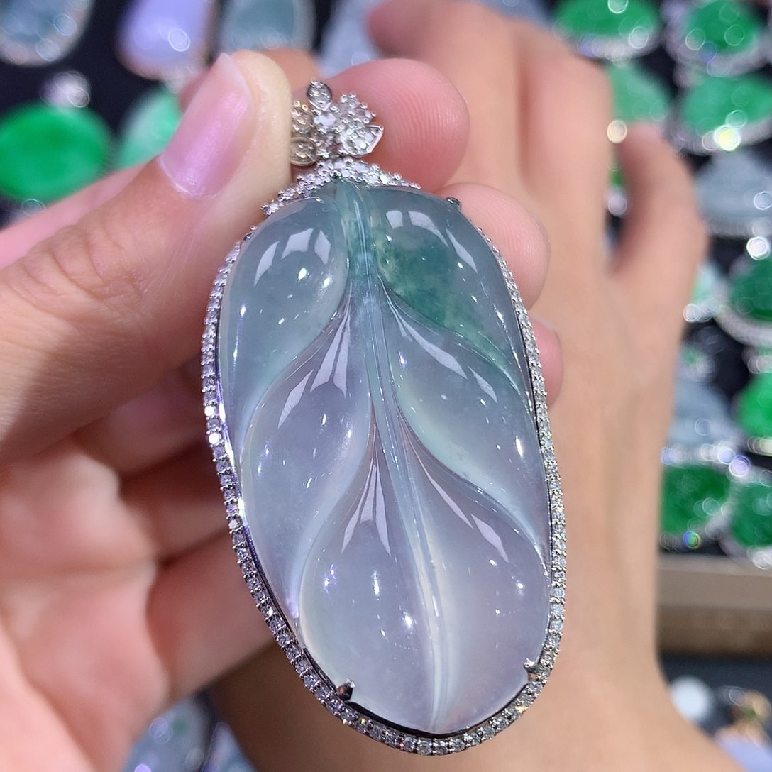 翡翠18K金镶嵌吊坠(赠链)