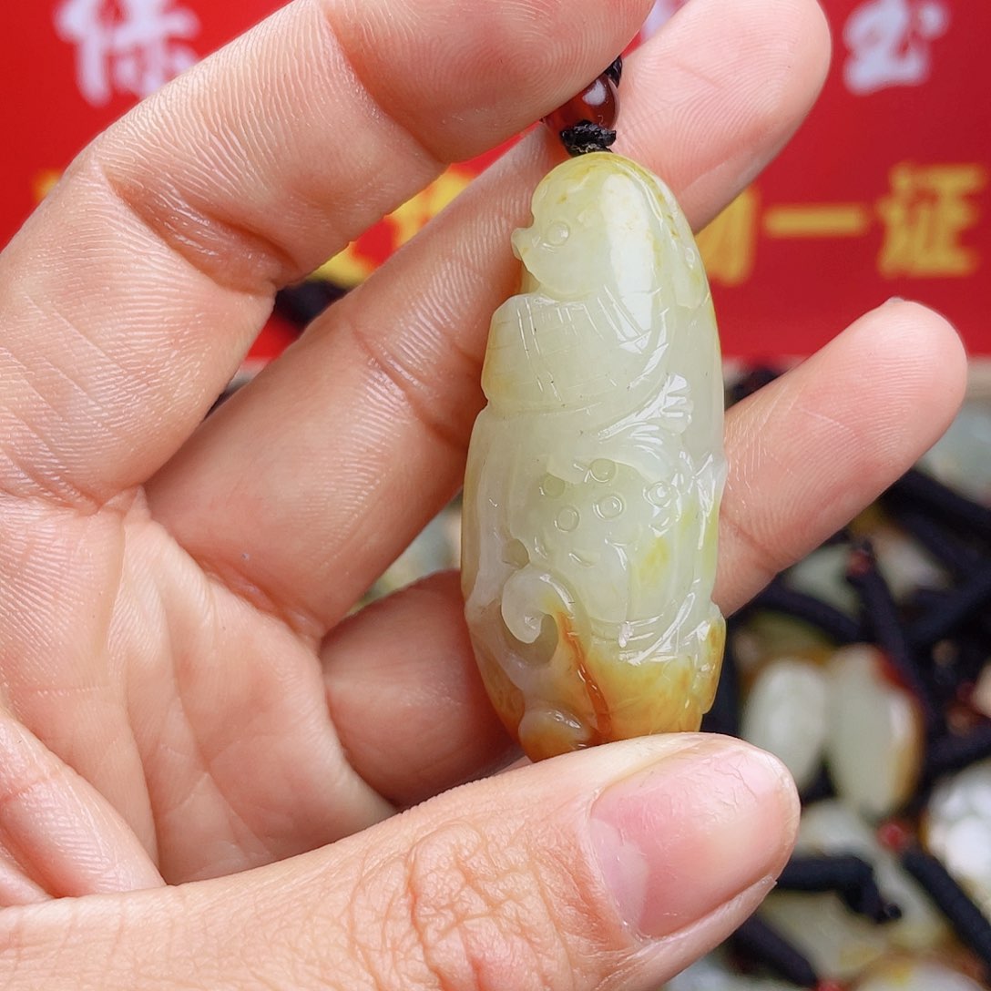 和田玉颈饰未镶嵌