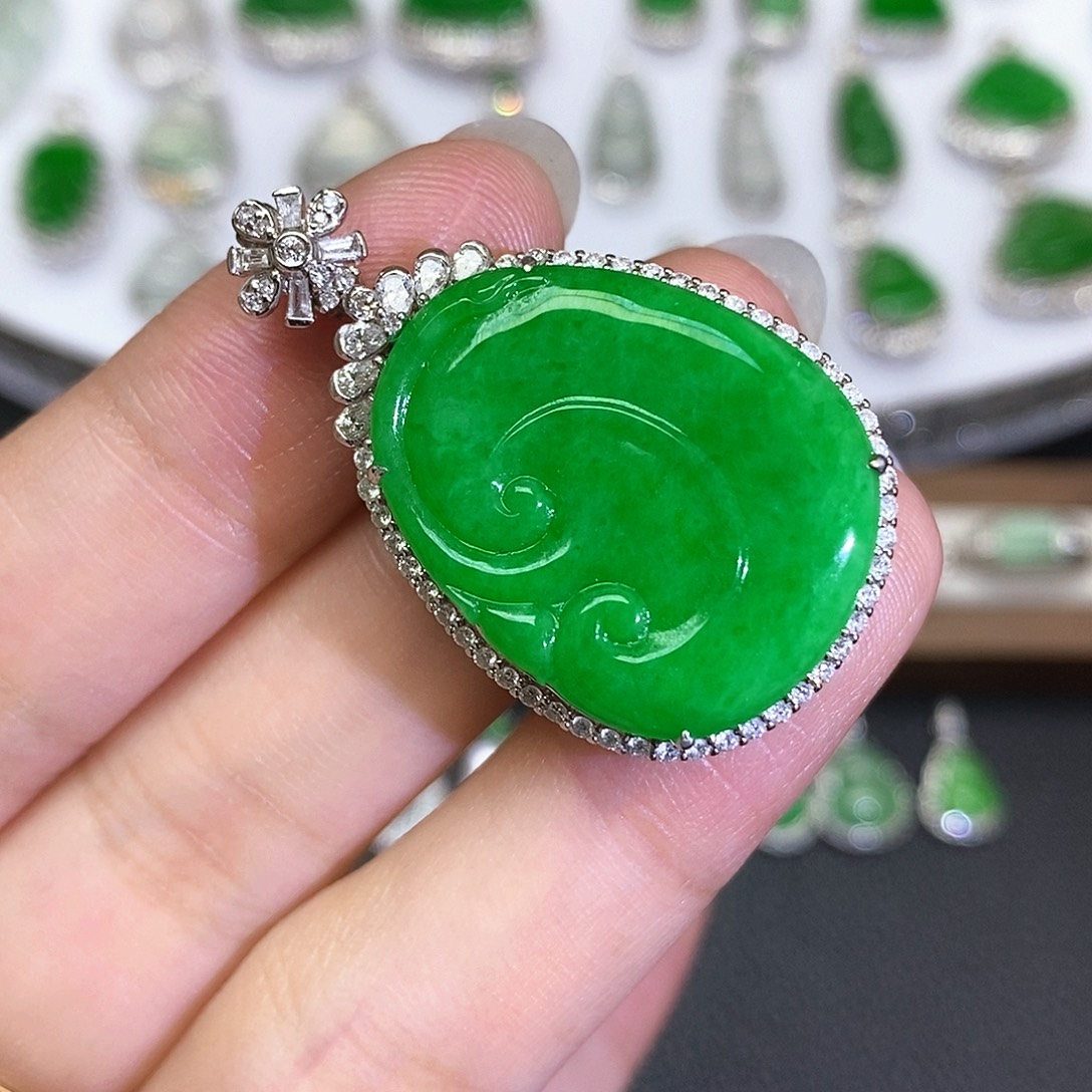 翡翠18K金镶嵌吊坠(不含链)