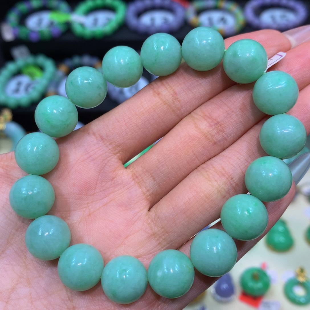 翡翠未镶嵌颈饰翡翠12