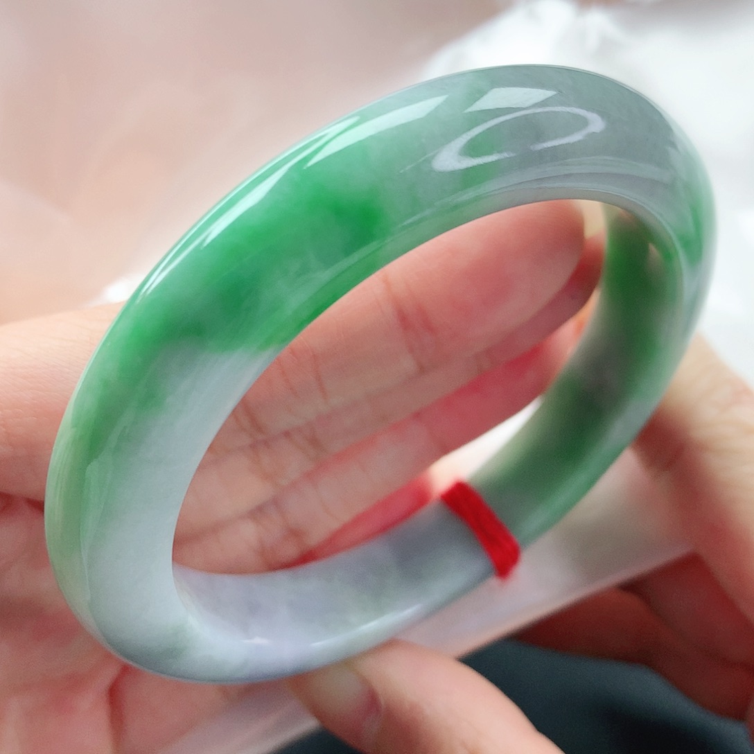 翡翠手镯未镶嵌，