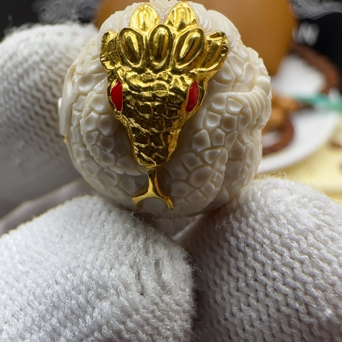 吊坠猴头核桃灵蛇镶嵌24k