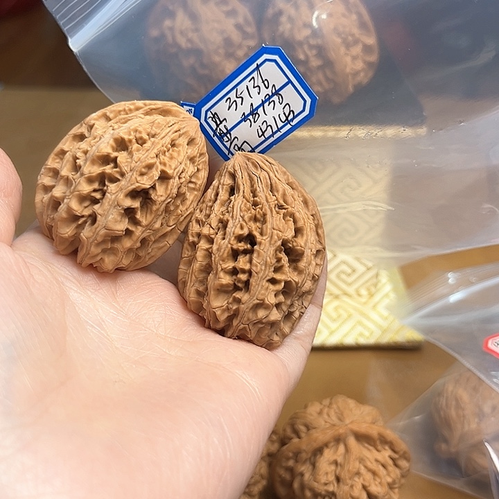 把件文玩核桃龙纹将军榜鹰嘴