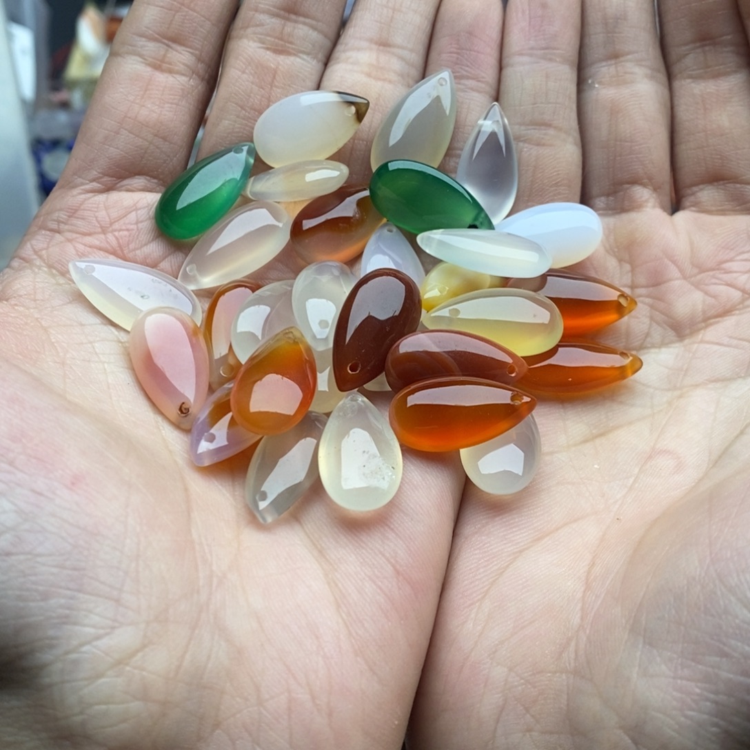 玛瑙/玉髓未镶嵌珠宝半成品四个天然玛瑙水滴吊坠