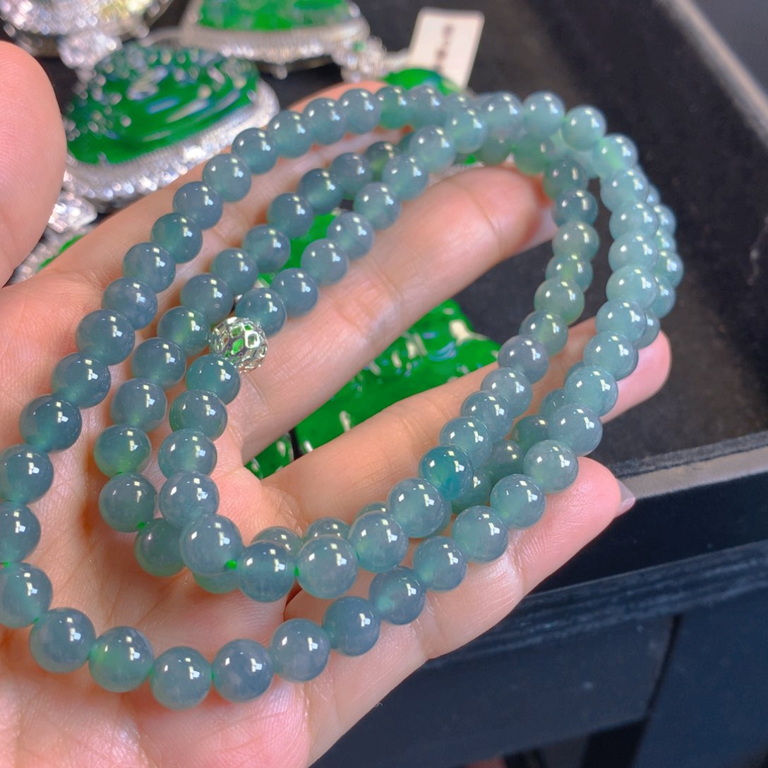 翡翠颈饰未镶嵌翡翠