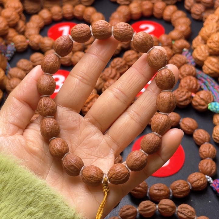 文玩核桃吊坠小金豆