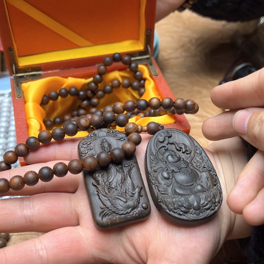 大叶紫檀（黑酸枝木类）