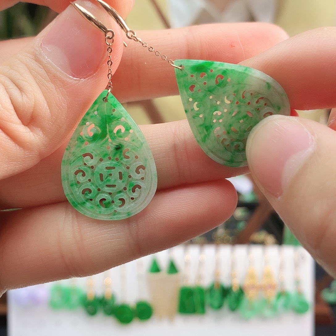 翡翠耳饰18K金镶嵌耳饰