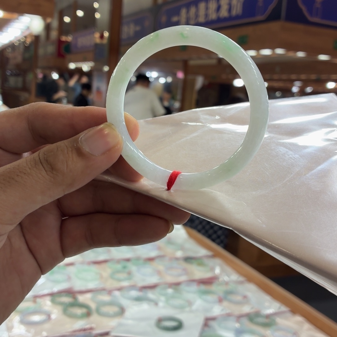 翡翠未镶嵌手镯手镯