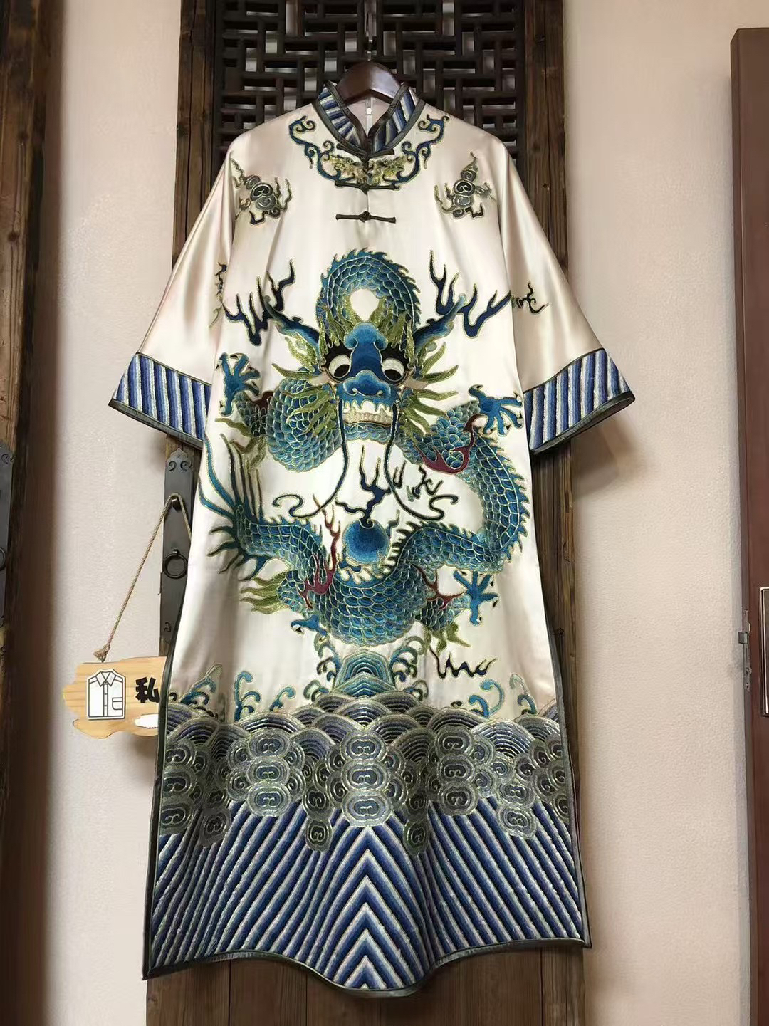 纯手工刺绣老绣太太服