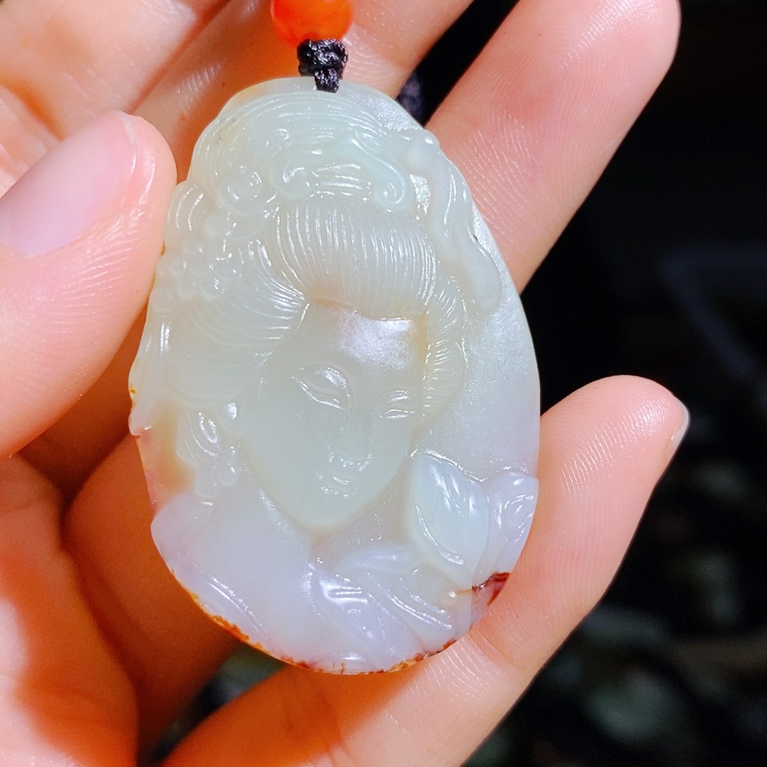 和田玉颈饰未镶嵌