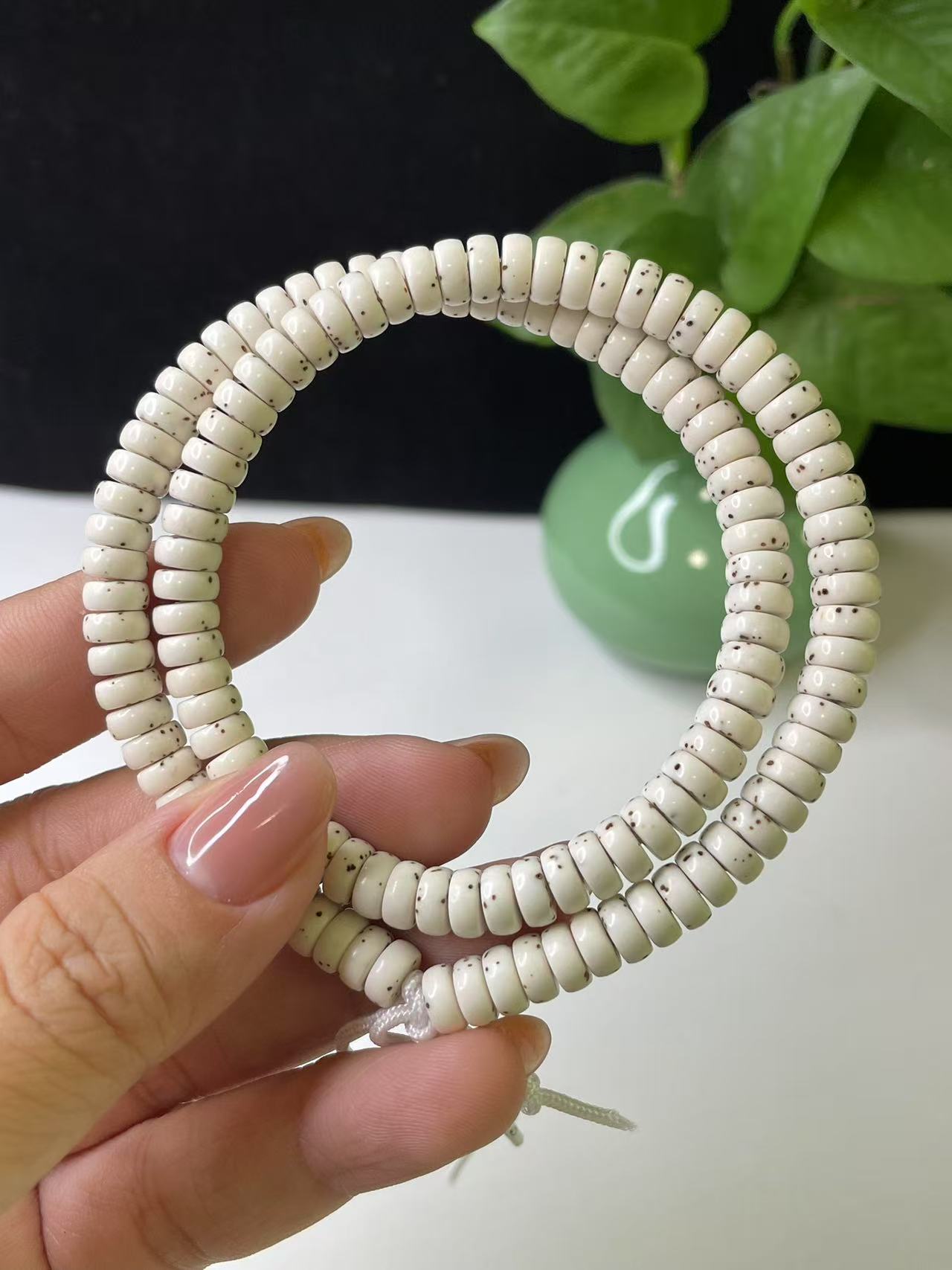 3-7原生态顺白数星星药片海南星月菩提药片手持