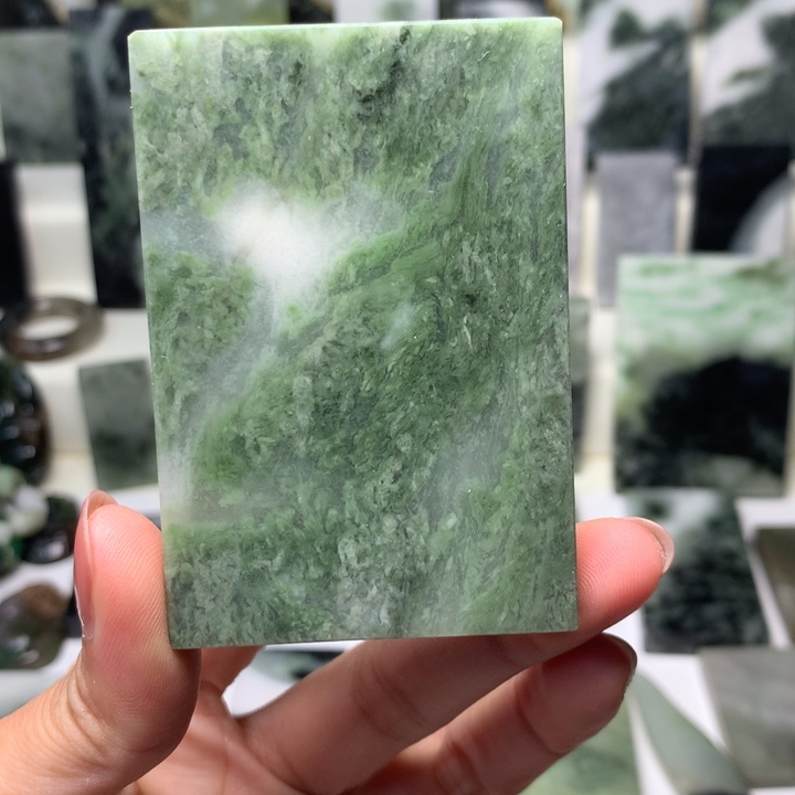 独山玉颈饰未镶嵌