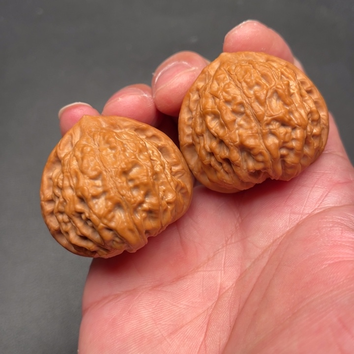 文玩核桃把件金牛