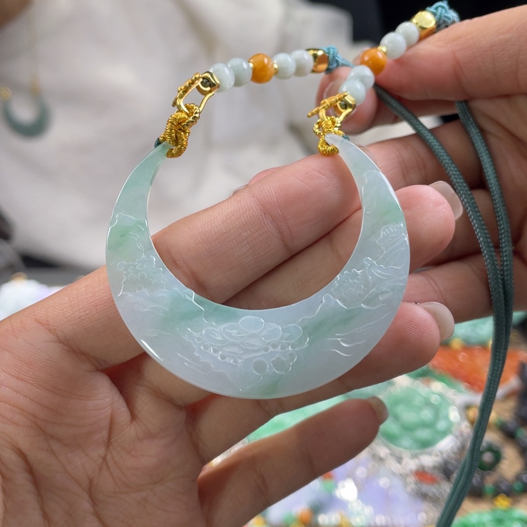 翡翠颈饰未镶嵌代编织