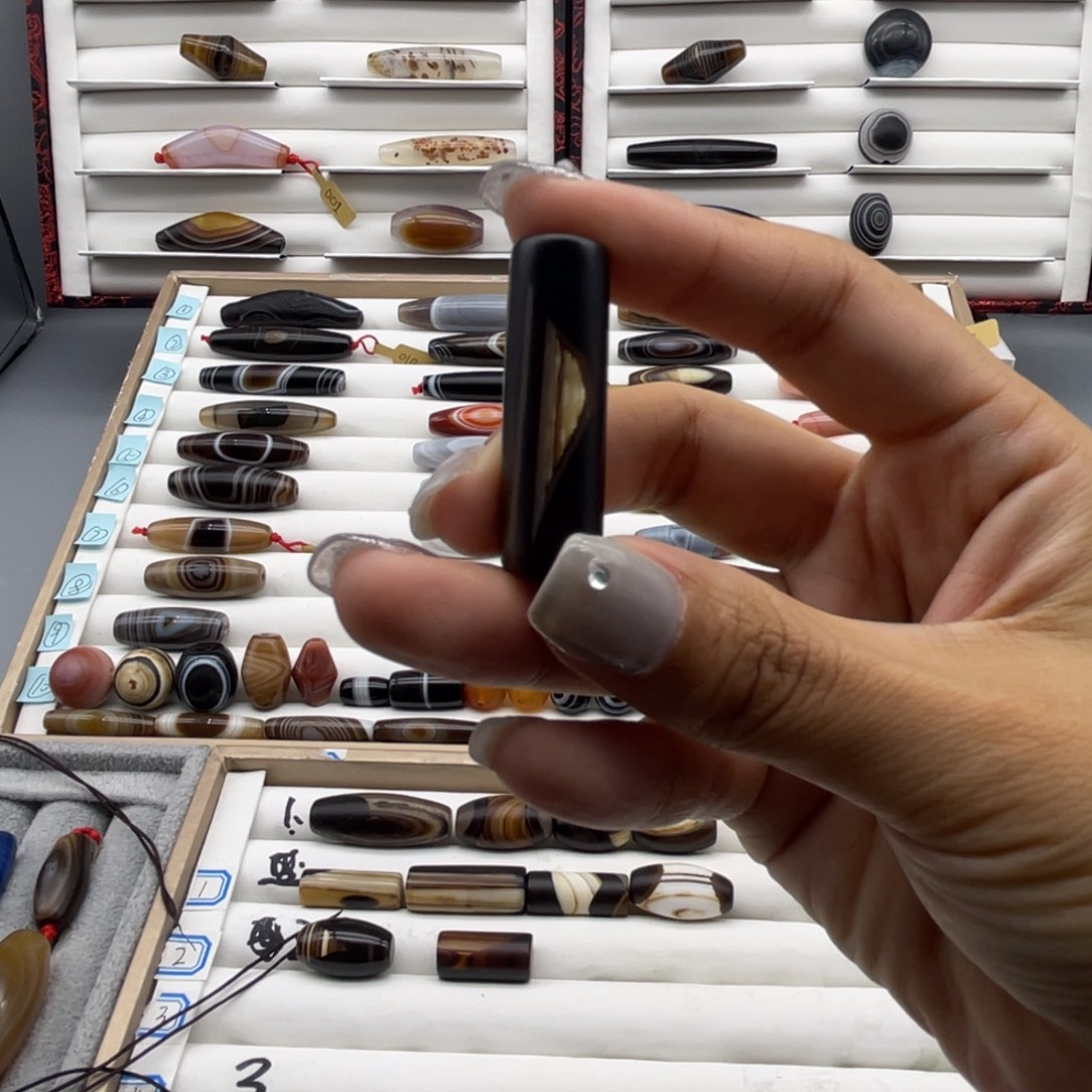 玛瑙/玉髓合金颈饰