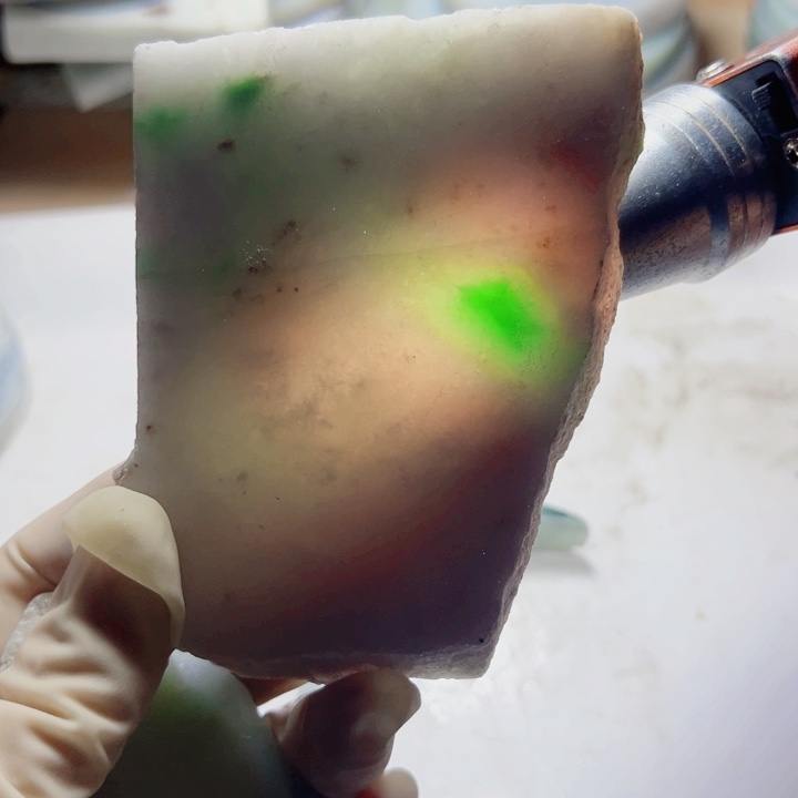 翡翠颈饰未镶嵌翡翠片料