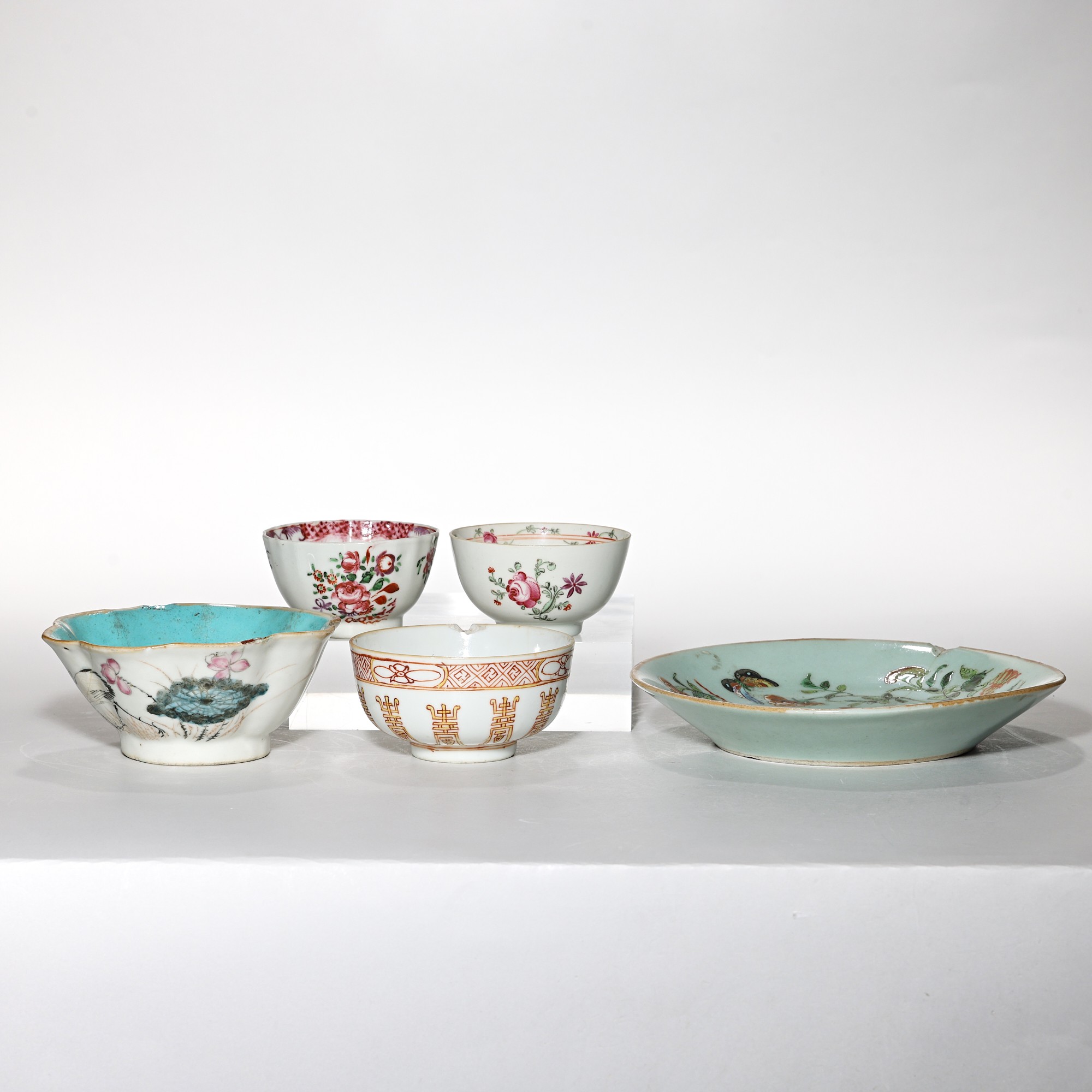 4224清·粉彩杯、碗、盘一组五件【古董拍卖】