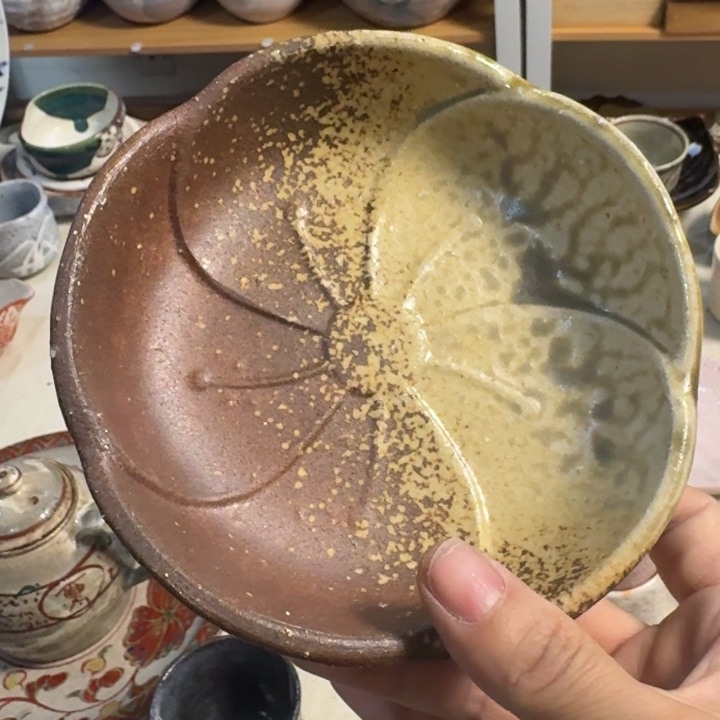 陶盘子里的肉都是我的