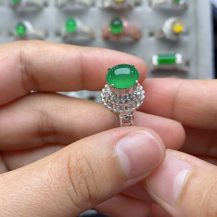 翡翠戒指未镶嵌蛋面