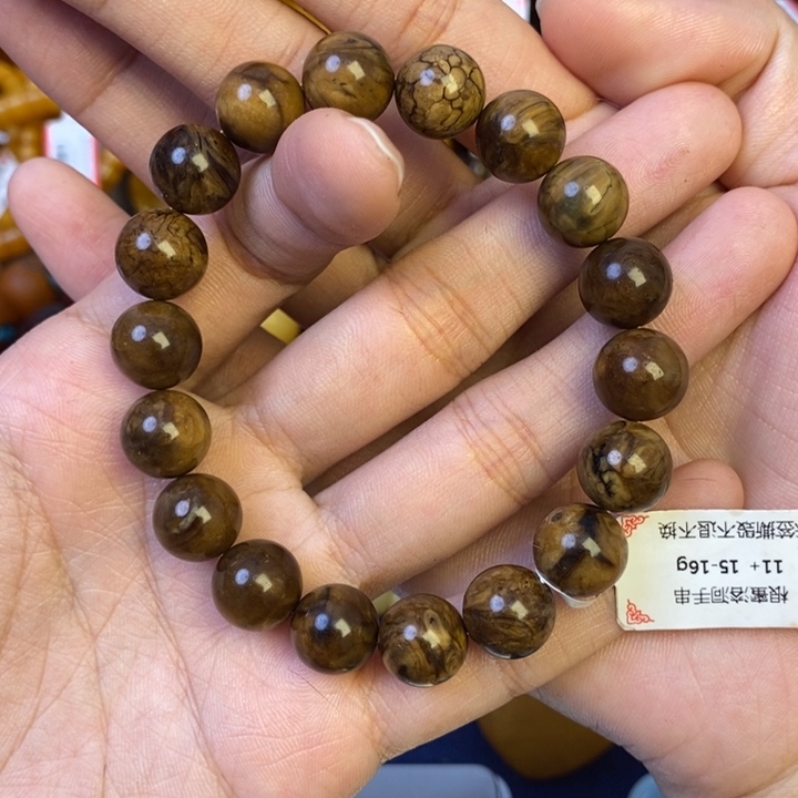 未镶嵌琥珀珠宝奇石