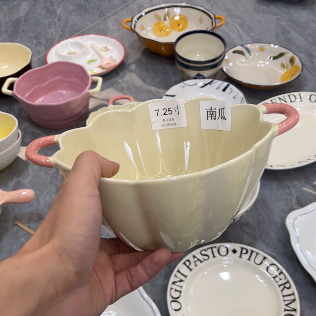陶瓷微瑕餐具介意勿拍，满18飞！