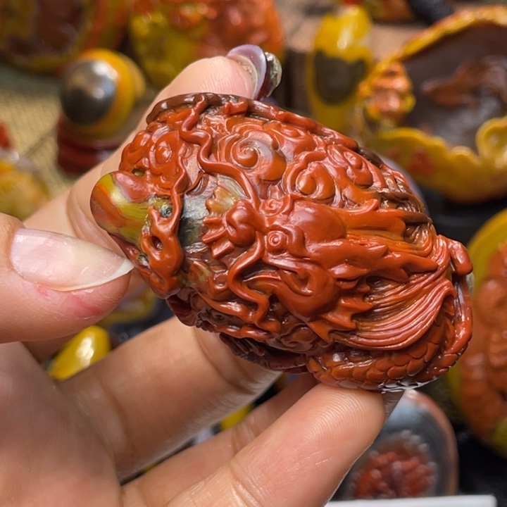 玛瑙/玉髓未镶嵌珠宝奇石鸽血红龙戏珠3600米