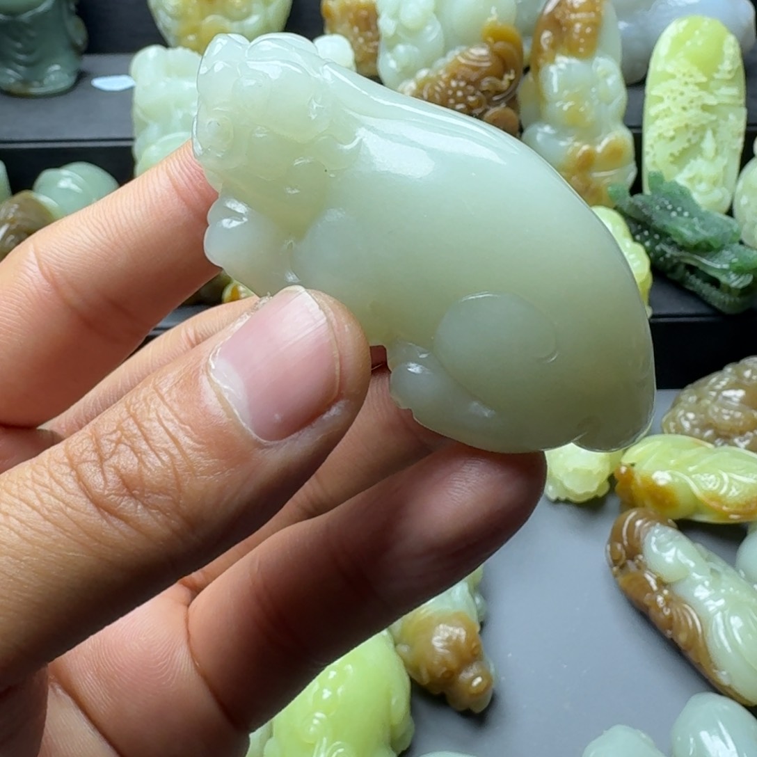 和田玉把件未镶嵌美**好