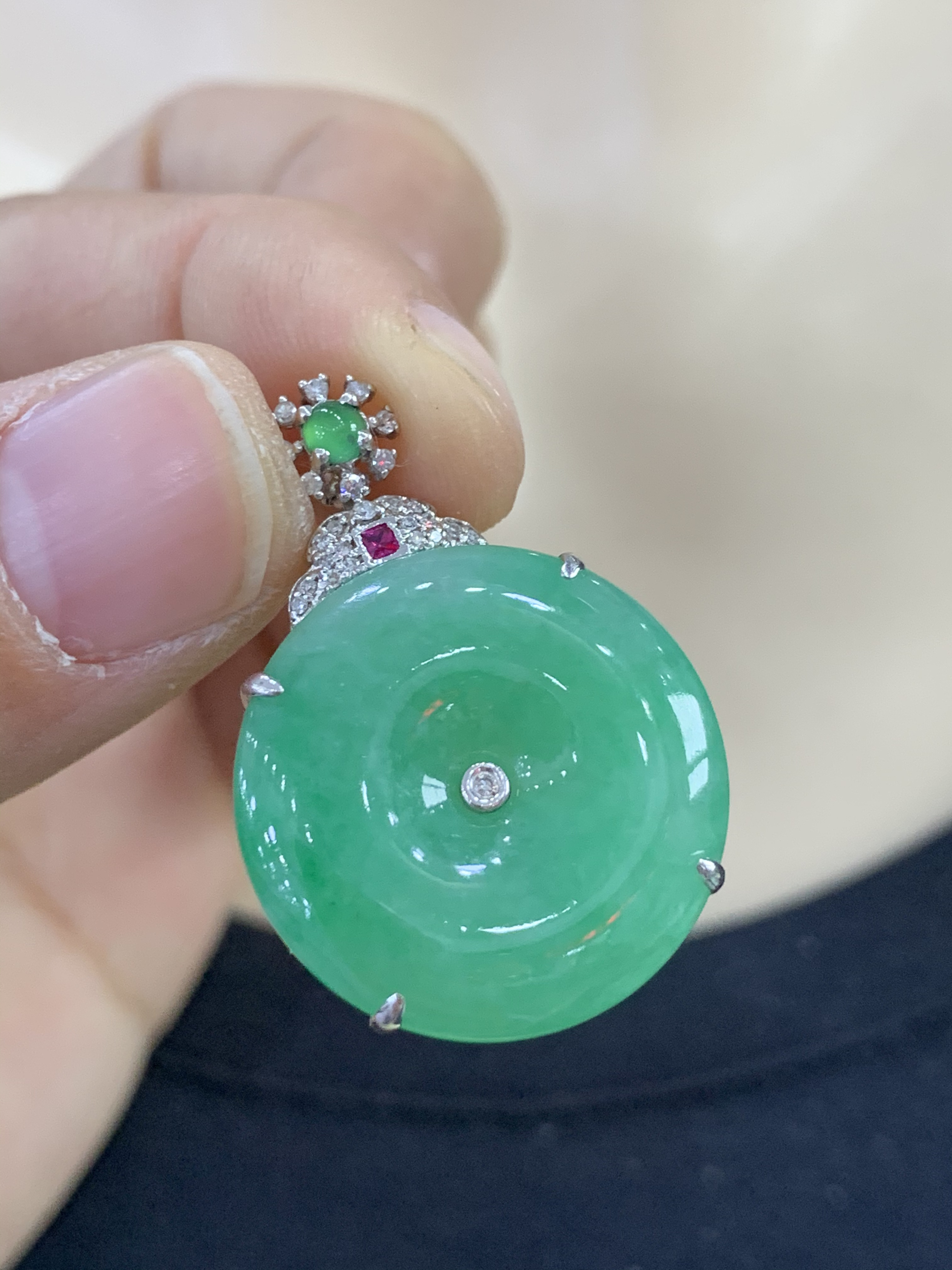 18k金镶嵌阳绿平安扣，完美