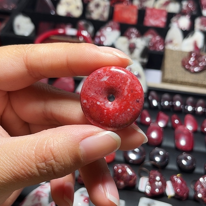 天然辰砂原石平安扣10.3克