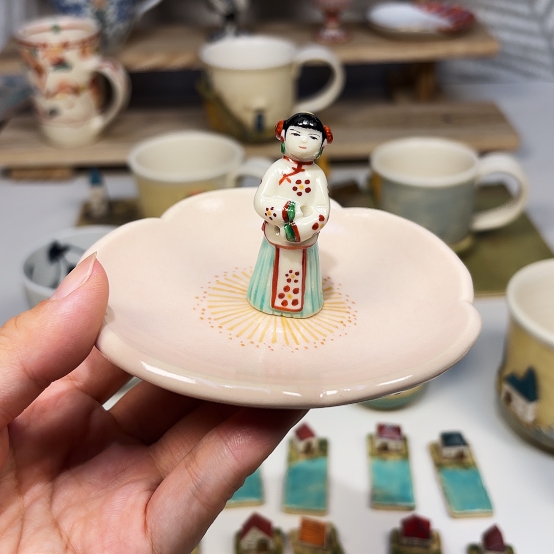 陶宫本知己 香插。     