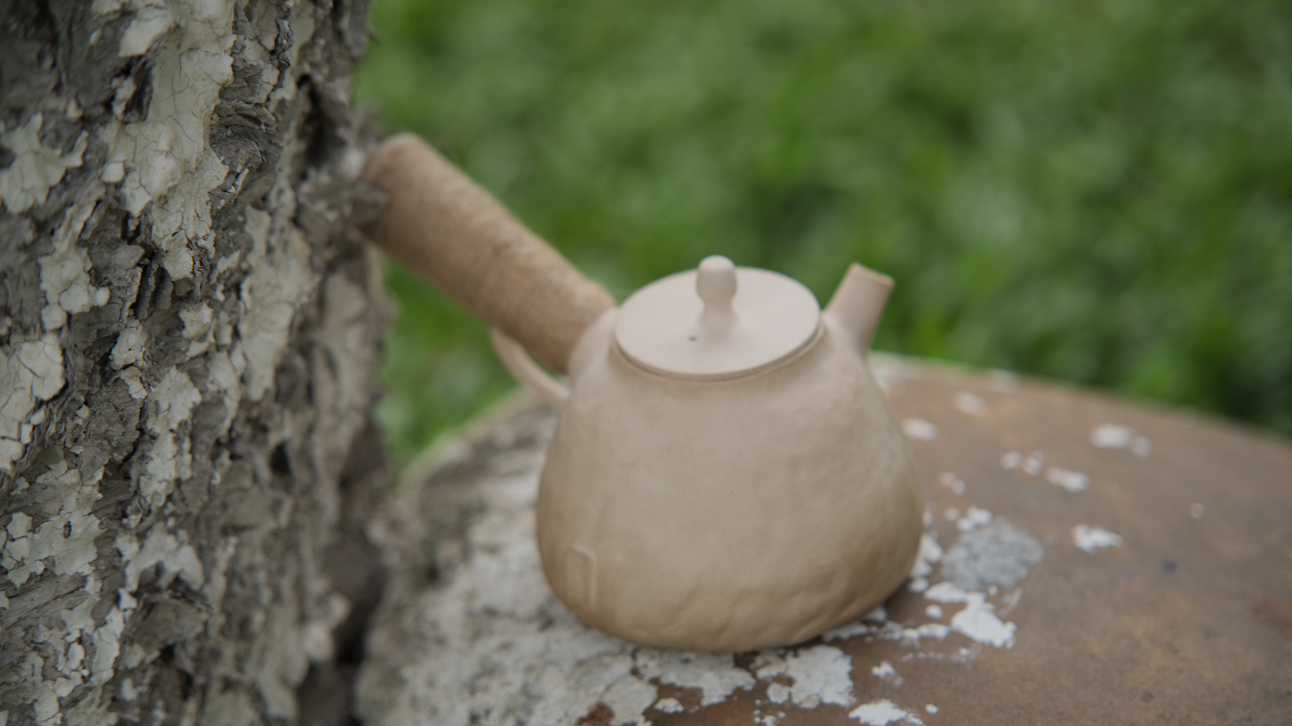 一念|观山 白陶手捏侧把陶壶  600毫升，可电陶炉和碳炉烧