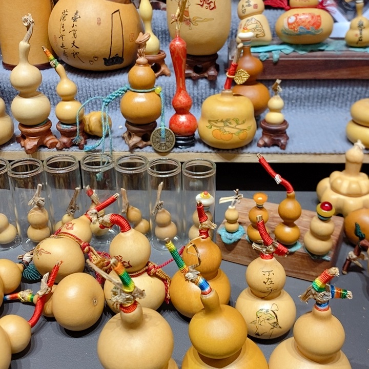 潍****绝你嘎哈呢还是补发一个吧实在