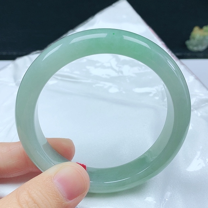 翡翠手镯未镶嵌天然翡翠手镯