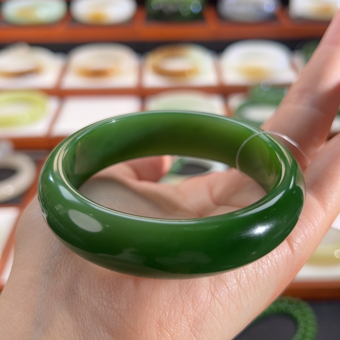 和田玉（碧玉）手镯未镶嵌