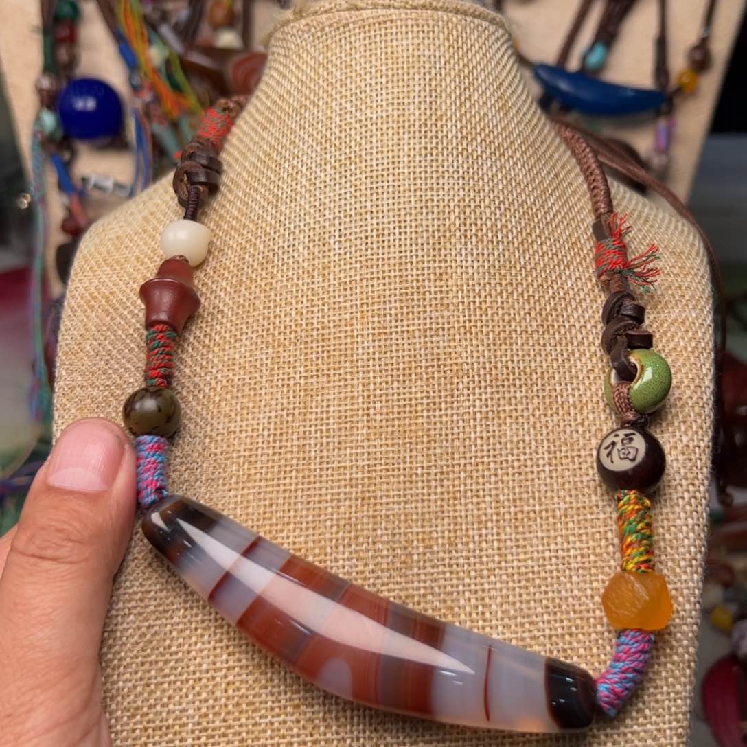 玛瑙/玉髓颈饰未镶嵌