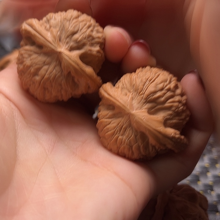 文玩核桃把件40白狮子