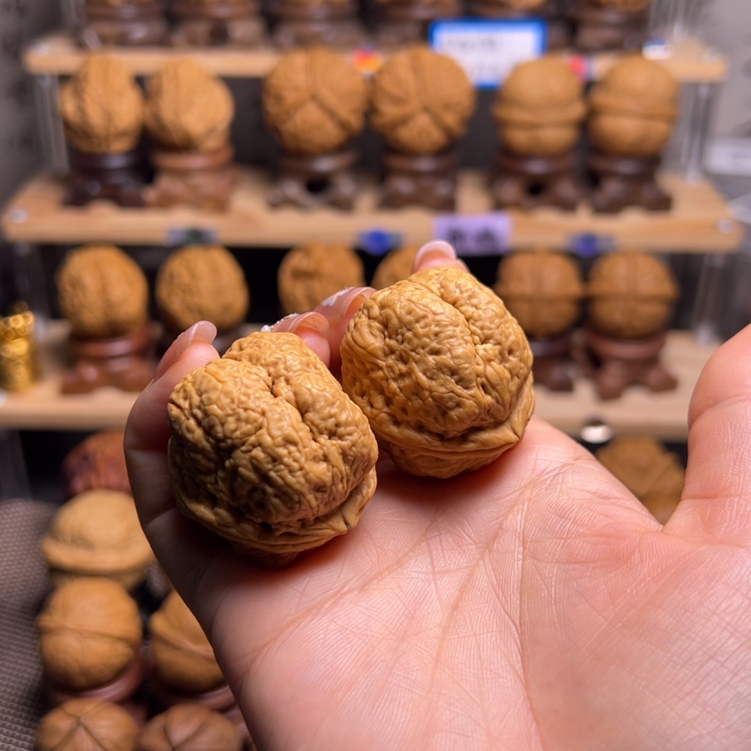 快***鱼桃核把件平头蟾H05