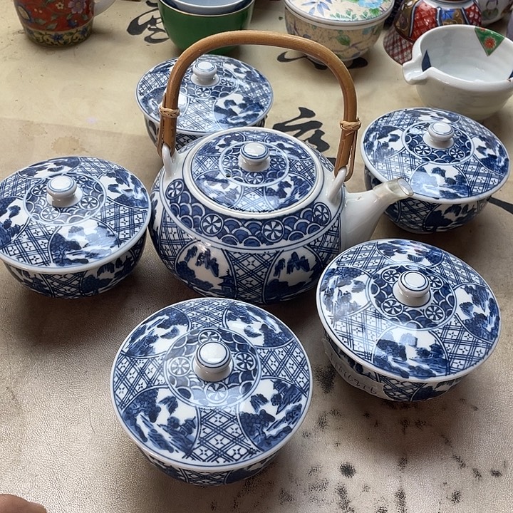 貓****瓷片001 一人直播，看品直播间说序号