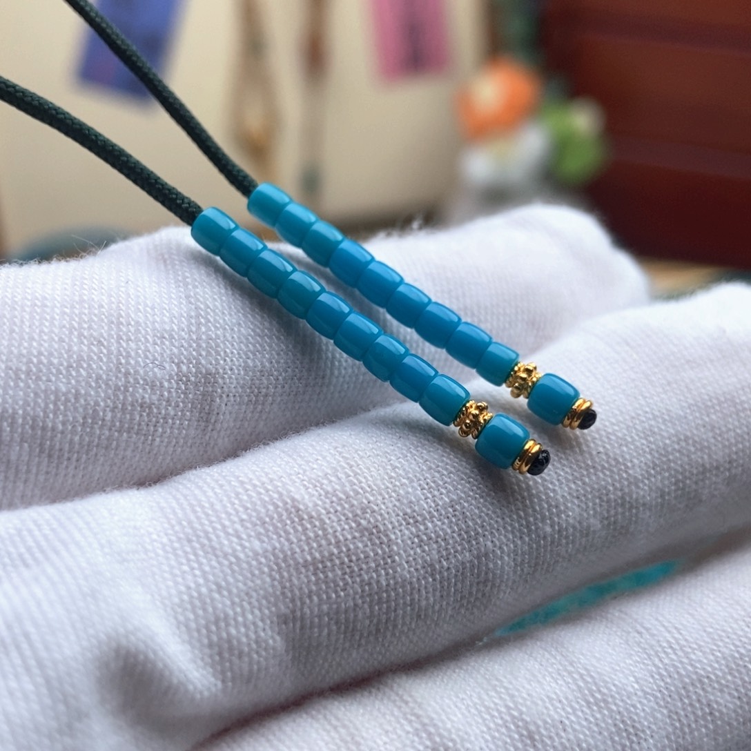 宏***友18K金镶嵌绿松石配饰