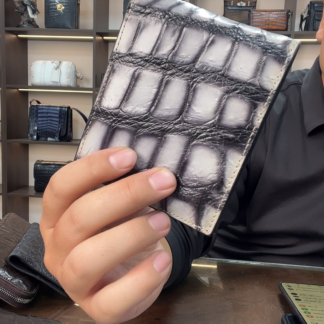 鳄鱼皮（革）手工擦色钱包