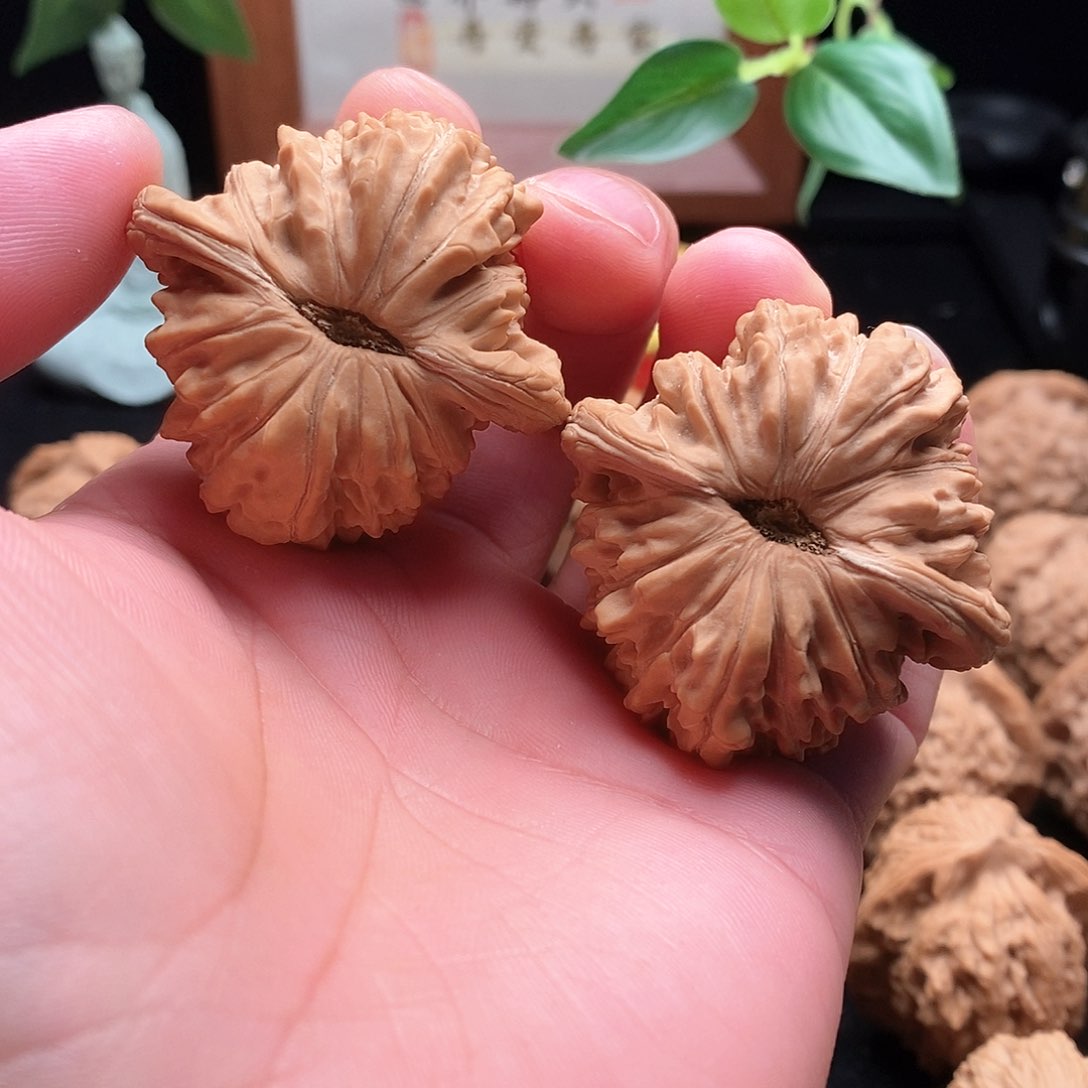 文玩核桃吊坠45山地楼