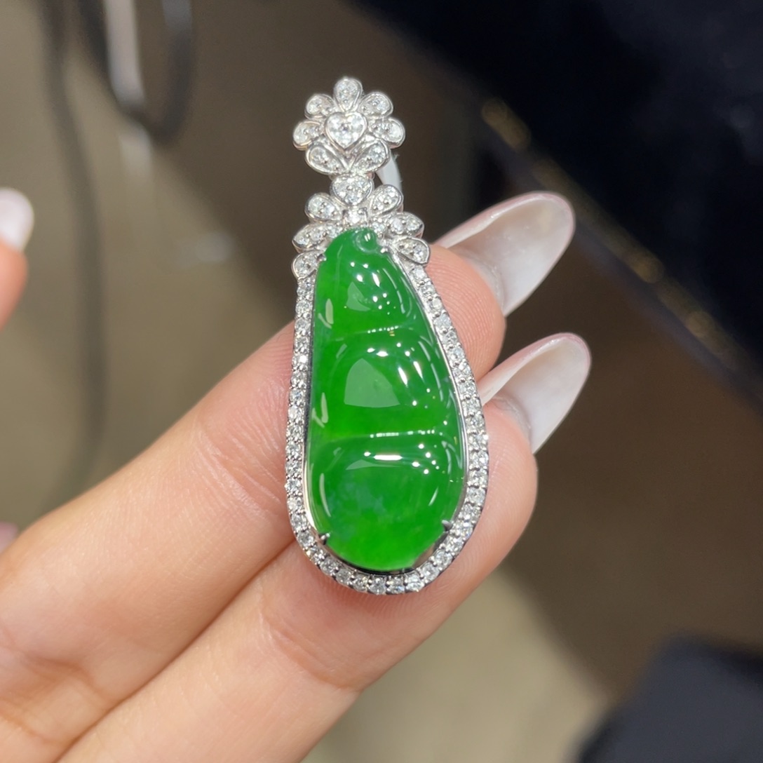 翡翠颈饰18K金镶嵌天然缅甸翡翠a货