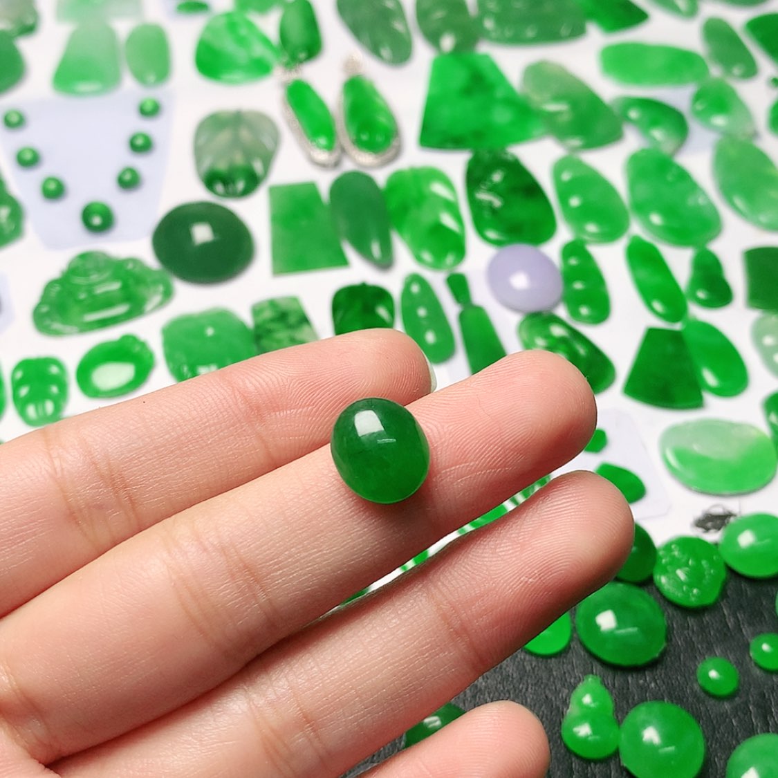 【闪购商品】翡翠颈饰未镶嵌佐**希翡翠