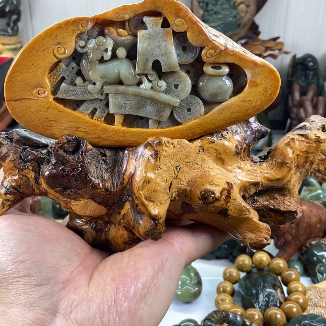 天***悠岫岩河磨玉（透闪石质玉）未镶嵌把件