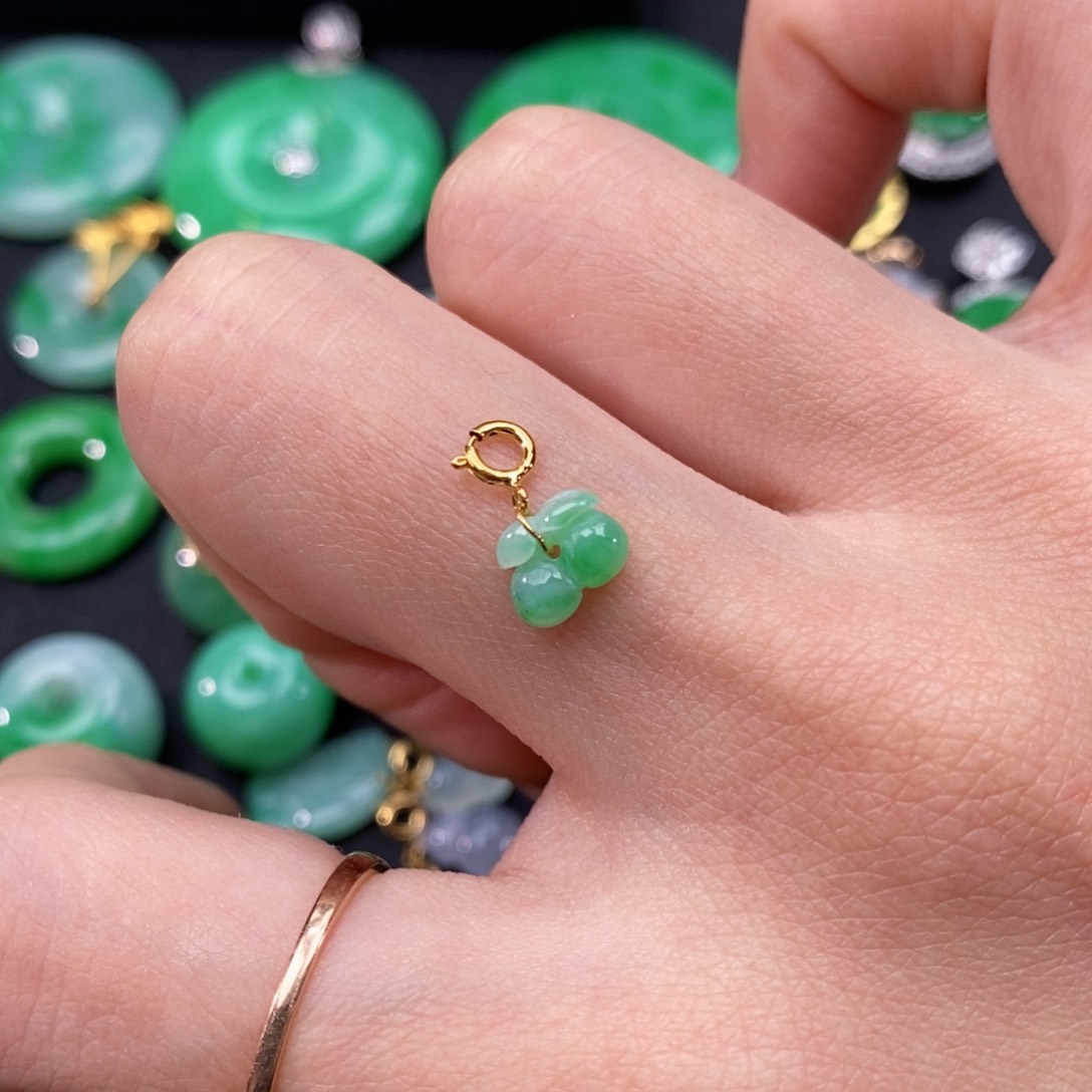 翡翠颈饰18K金镶嵌翡翠