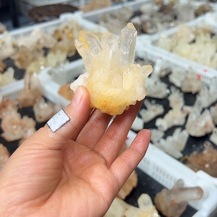 未镶嵌水晶珠宝半成品