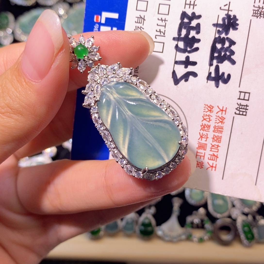 翡翠未镶嵌颈饰天然